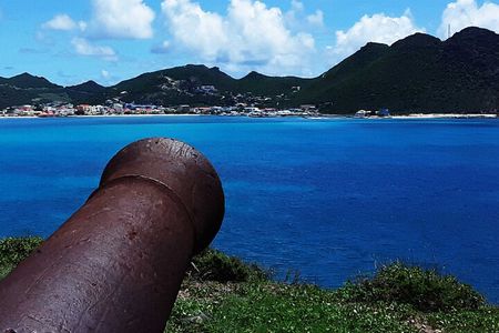 St.Martin-St.Maarten: Small Group, History & Cheese Tasting Tour