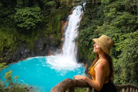 Day trip to Rio Celeste from San José