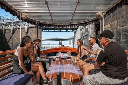 Montreal: Guided Exclusive Electric Boat Tour on Lachine Canal