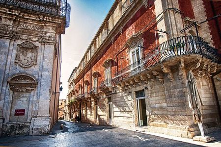 Classical Ortigia Guided Group Tour