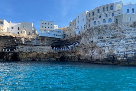 Boat excursion to Polignano a Mare between caves and coves