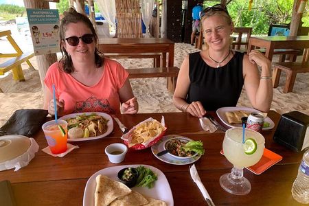 Private Tacos and Bar Hopping Tour in Cozumel