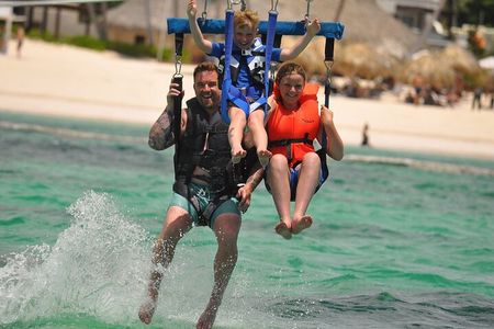 From Punta Cana: Amazing Activity Parasailing Hotel pickup