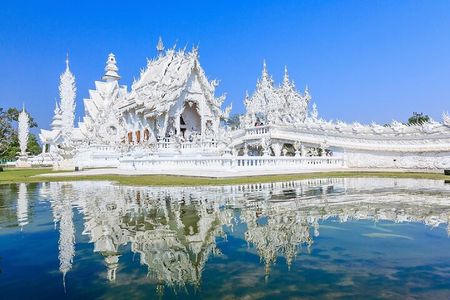 Nirvana Hot Spring and Chiang Rai Temple Day Tour