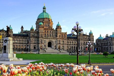 Tour of Butchart Gardens and Victoria from Vancouver