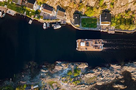 Guided Sightseeing Cruise on Oslofjord by Premium Silent Boat