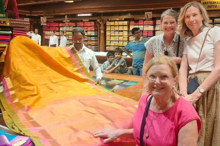 Big Fat Indian Wedding, shopping & bazaar walking tour in Chennai