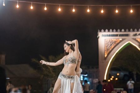 Dubai Desert safari Tour with Live BBQ & Belly Dance Shows