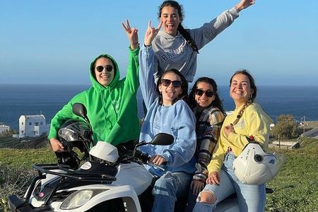 Santorini ATV Highlights Tour: Oia, Viewpoints & Volcanic Beaches