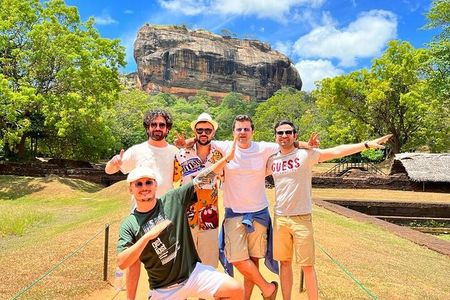 From Colombo: Sigiriya and Dambulla Day Trip and Safari