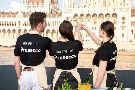 Budapest: Unlimited Prosecco, Beer & Aperol Spritz Cruise