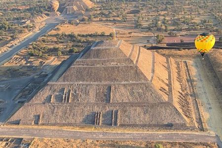 Sunrise at Teotihuacan: Balloon, Food & Beer 