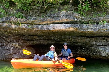 Cave Point Kayak Tour