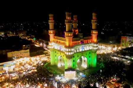Old city Walking Tour in Charminar