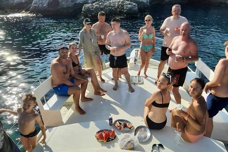  Private daily Cruise or Sunset for Swimming Max 11 persons