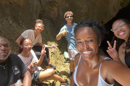 Explore Cueva del Indio + La Poza del Obispo Beach