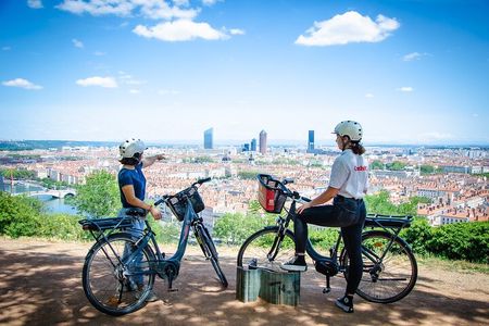 E-Bike Tour by ComhiC - 2 Hills of Lyon - 2h