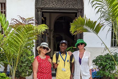 Stone Town Complete Guide: History, Spice Market and Local's life