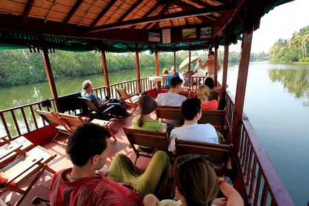 8 Days Kerala Tour Package with Houseboat Stay