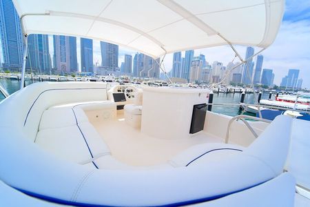 Dubai Private Luxury Cruise on a Stylish 50FT Yacht
