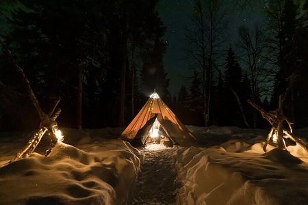 2-hour Outdoor Lappish Dinner in Ylläsjärvi