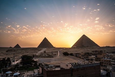 Day Trip to Cairo, Giza, and the Egyptian Museum from Hurghada