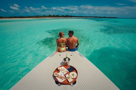 All Inclusive Luxury Private Yacht Cancun 4 Hrs: 40" Van Dutch 