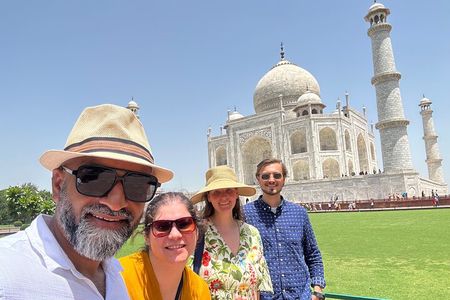 Private Sunrise Tour To Taj Mahal From Delhi By Car