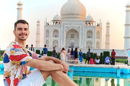 Overnight Agra and Fatehpur Sikri Trip from Delhi by Expressway 