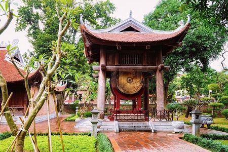 Hanoi's History and Cultural Full-Day Tour by Bus