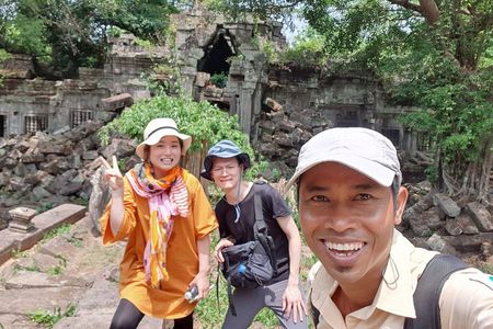 Sacred Stones & Jungle Ruins: Beng Mealea and Banteay Srei