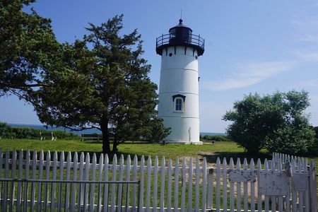 Martha's Vineyard Day Trip with Optional Island Tour from Boston