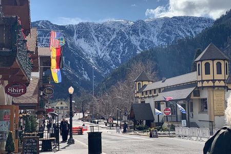 Visit Leavenworth on a guided Cascades and Snoqualmie Falls Tour