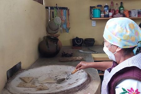 Traditional Oaxaca Cooking Class with Lorenza + Hotel Transfers