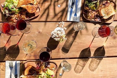 Discover Sonoma's Natural Wineries in Small-Group Tour 