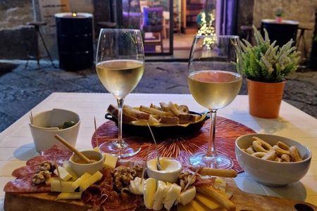 Guided, FUN Wine Tasting with Trivia Games, Napoli