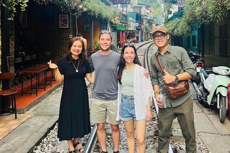 Private Hanoi City Half-Day Tour with Train Street Visiting
