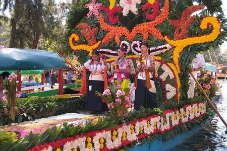 Private Tour: Xochimilco, Coyoacan and Frida Kahlo Museum.
