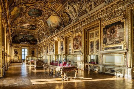Guided tour of the Louvre Museum with tickets included
