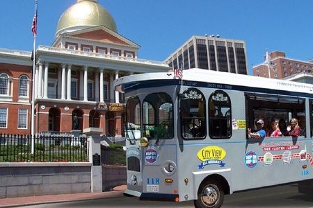 1 or 2 Day Hop-On Hop-Off Trolley Tour of Boston With 20+ Stops