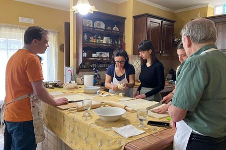 Pizza Napoletana Cooking Class and Dinner in Scafati