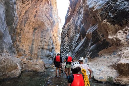 Full Day - Snake Canyon Adventure Tour in Jebel Shams region