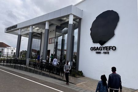 Accra Slave Castle and City Private Tour with Pick up