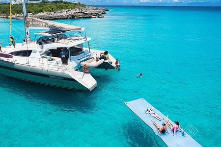 5 Hour Luxury Catamaran Day Sail in Sint Maarten on The Phoenix