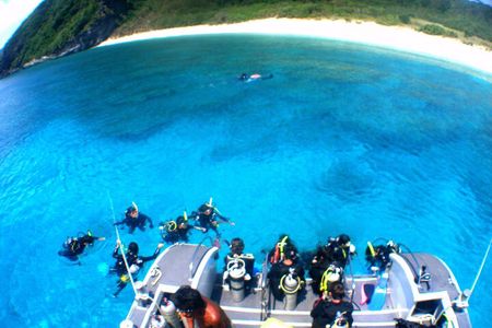 Okinawa: From Naha: 1 day Kerama Islands snorkeling tour