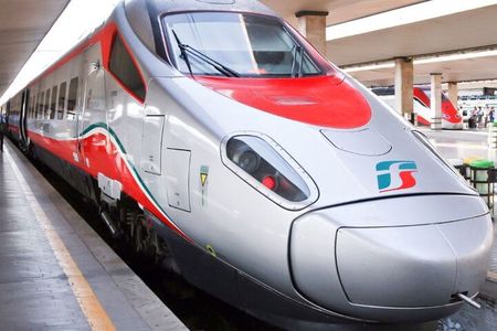 Rome to Pompeii Guided Tour with Wine & Lunch by High Speed Train