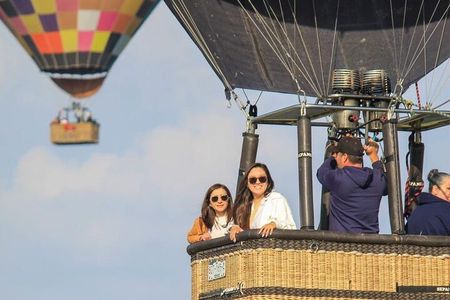 Hot Air Balloon Flight over Teotihuacan with CDMX Transportation