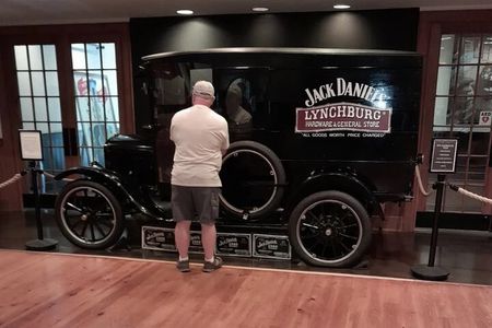 Jack Daniels Smooth Distillery Tours Shopping and Barbecue 