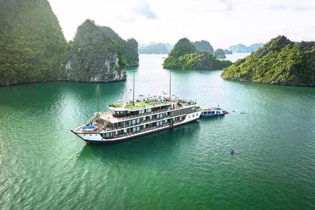 Exploring Halong Bay with 2-Day Cruise 