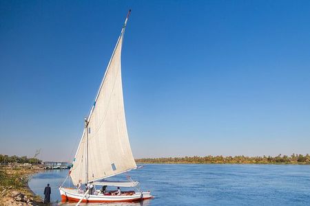 Nile Sunset Felucca Boat in Luxor {Privat}